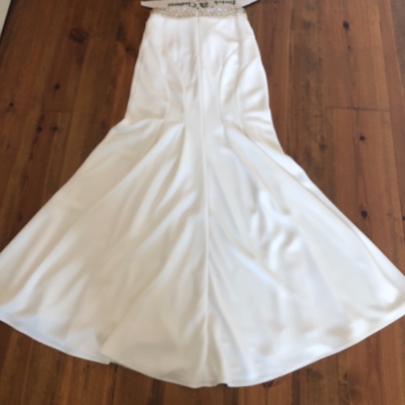 Tony Bowls Gown | Evening, Prom, Formal | Size 0 - Picture 5 of 8